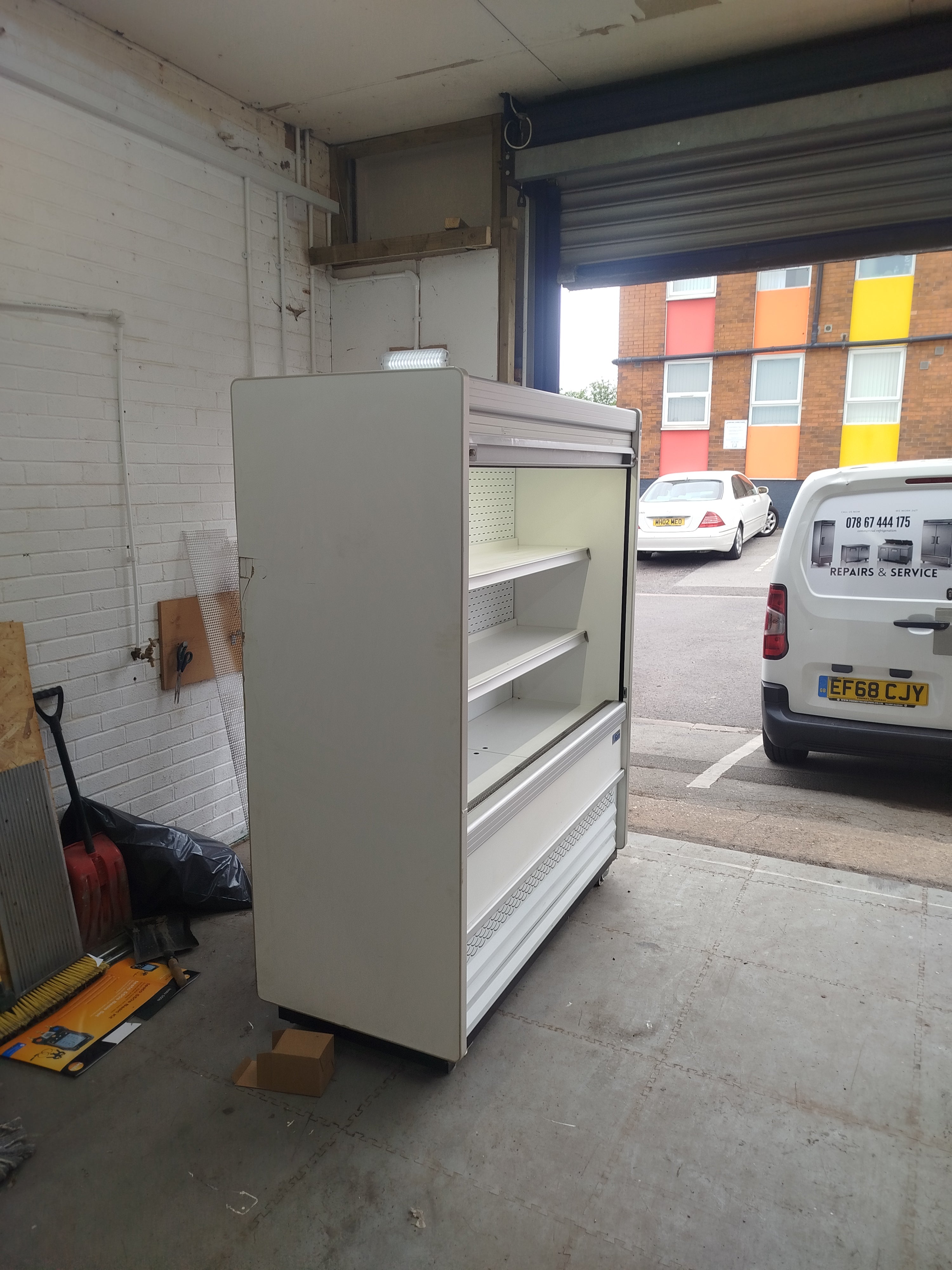 Williams Gem 1.5m Slimline Refrigerated Display in White with Security Shutter